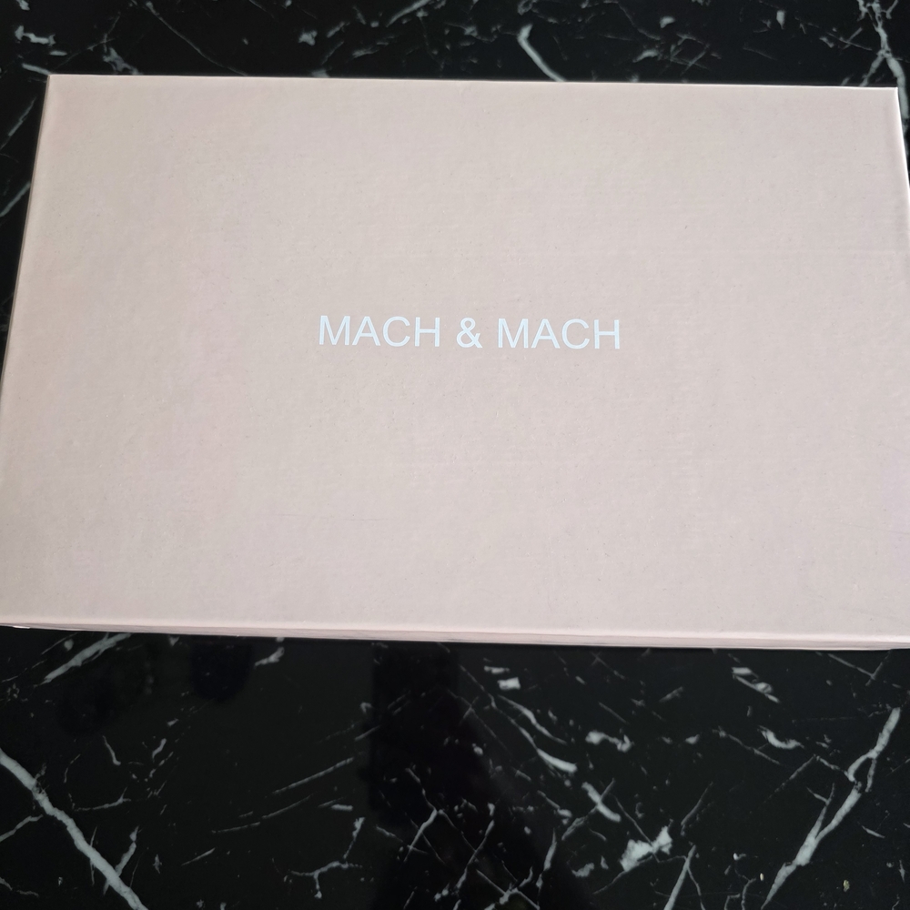 MACH & MACH Silver Heels with Crystal Bow - Picture 2 of 5